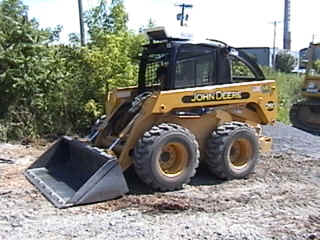 skidsteer1.jpg (101480 bytes)